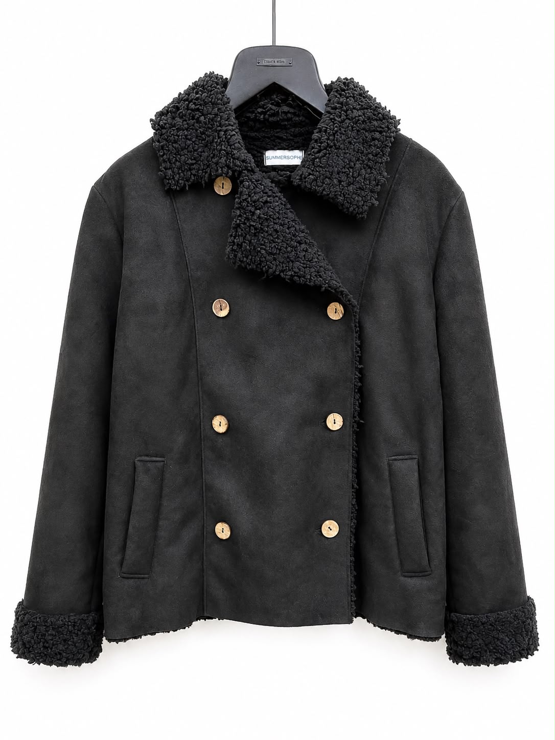 Chaquetón cruzado de piel con corderito y botones de madera — modelo CALAFATE de Leathersophy