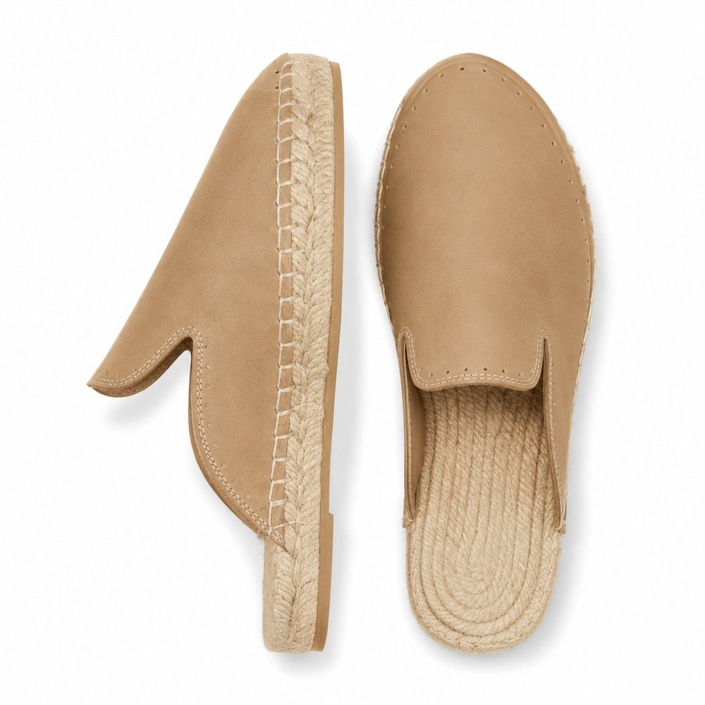 Zueco alpargata de piel con suela de yute trenzada — modelo MARINA en color Sand de Leathersophy