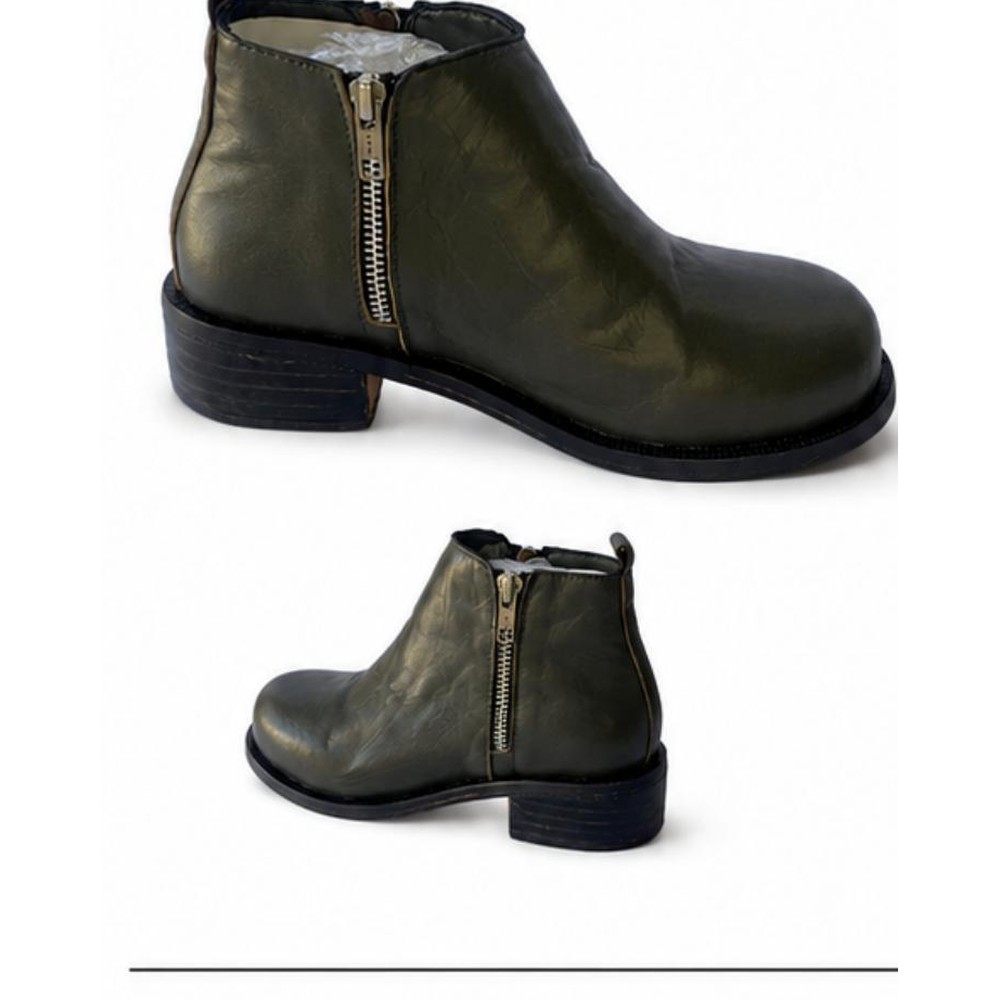 BURGOS — Botín corto de punta redonda | Leathersophy Botín corto de punta redonda — modelo BURGOS hecho a mano en Argentina y España por Leathersophy